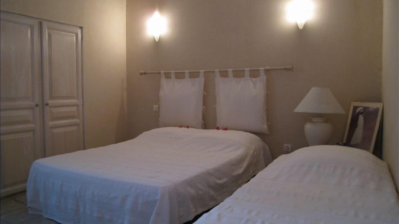 Photo of Bedroom in Comps