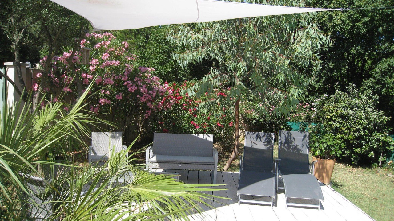 Photo of Patio Balcony in Comps