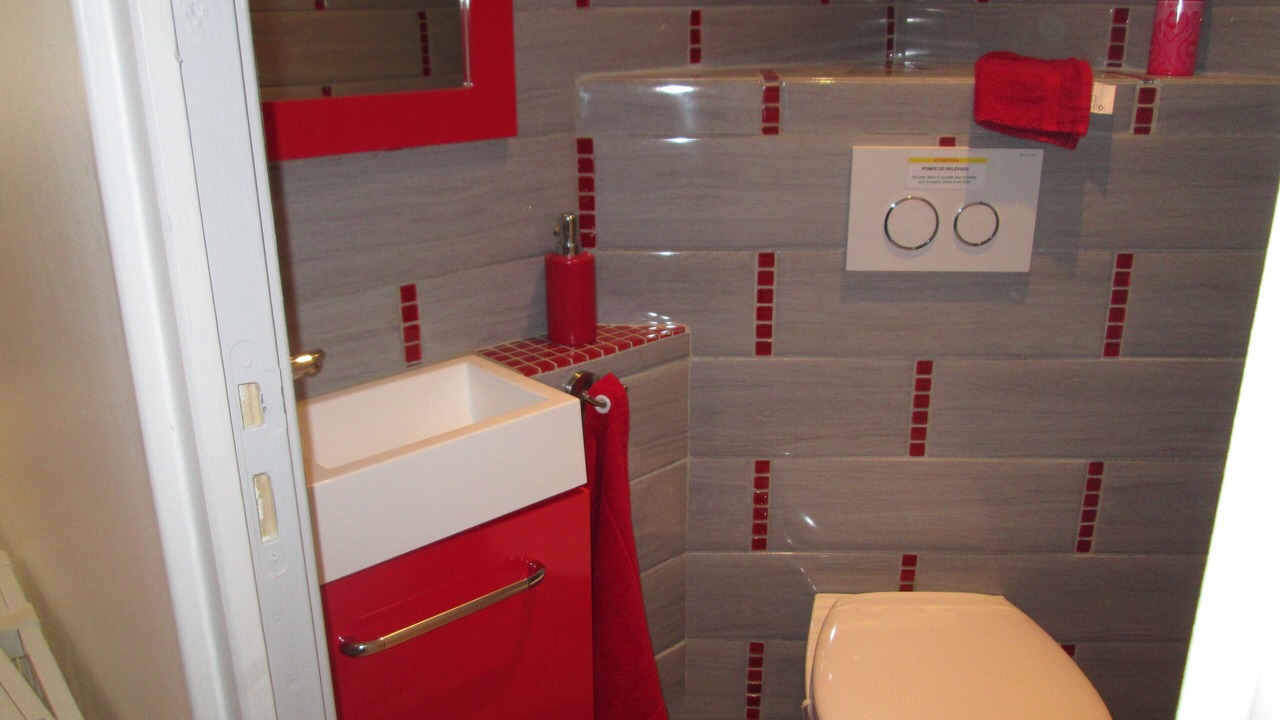 Photo of Bathroom in Brue-Auriac