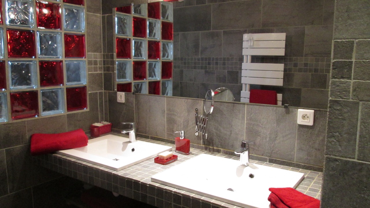 Photo of Bathroom in Brue-Auriac