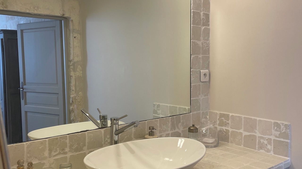 Photo of Bathroom in Redessan