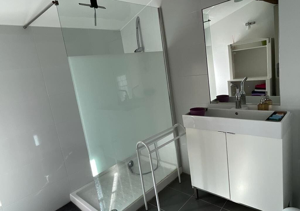 Photo of Bathroom in Redessan