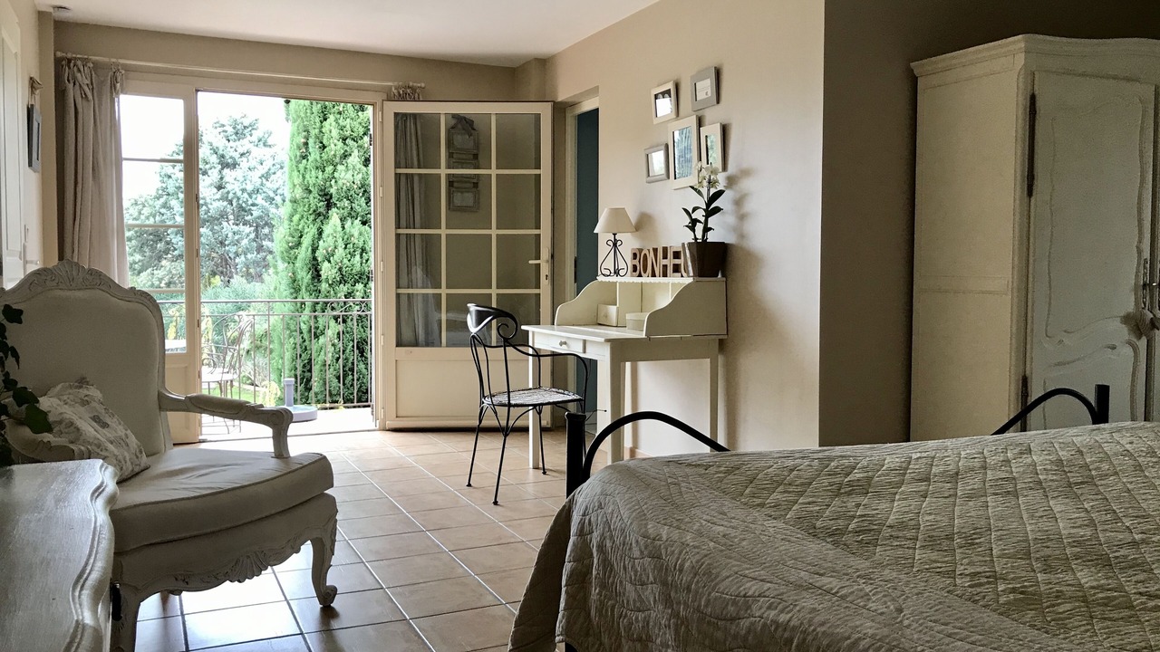 Photo of Bedroom in Orange