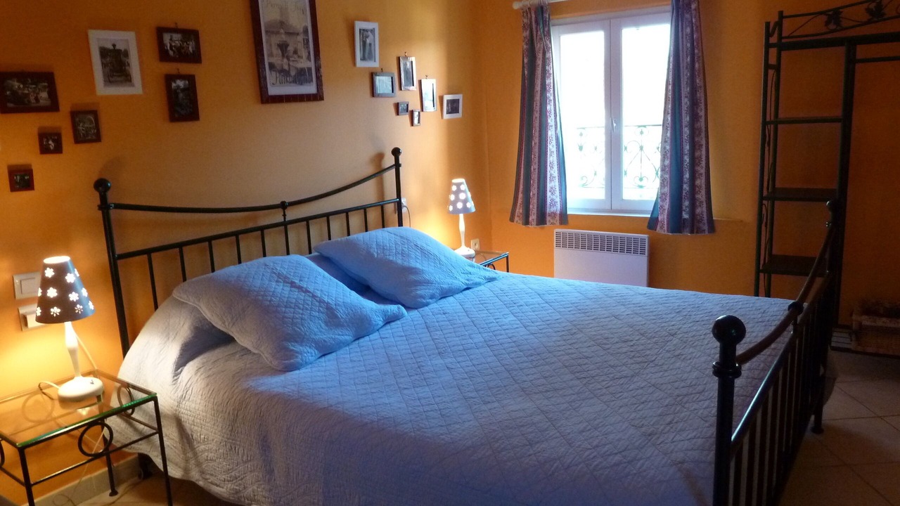 Photo of Bedroom in Pernes-les-Fontaines