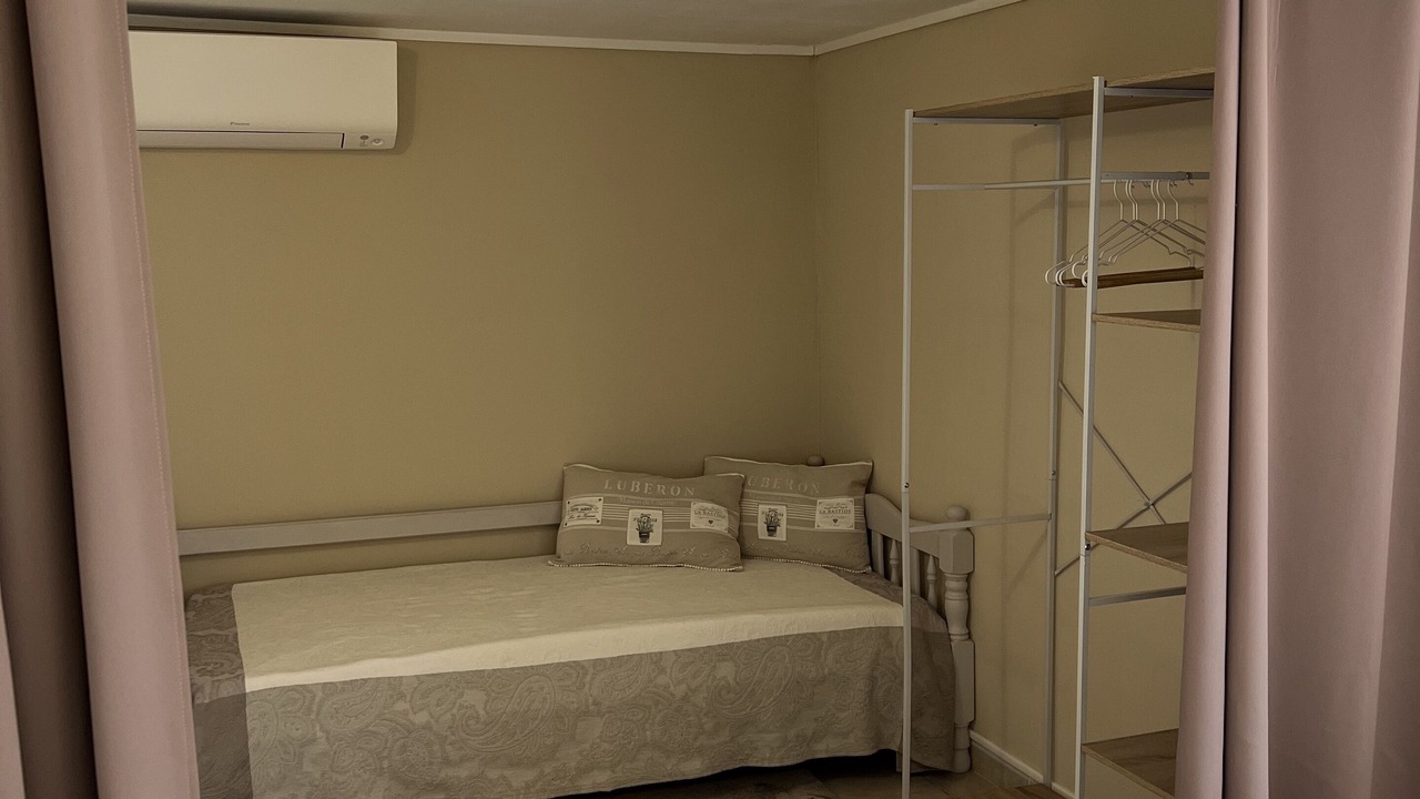 Photo of Bedroom in La Tour-d'Aigues