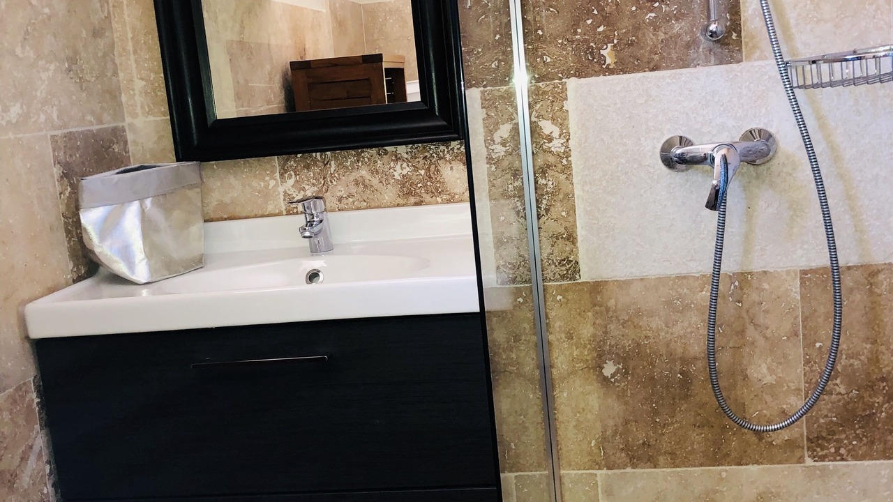 Photo of Bathroom in St.-Remy-de-Provence