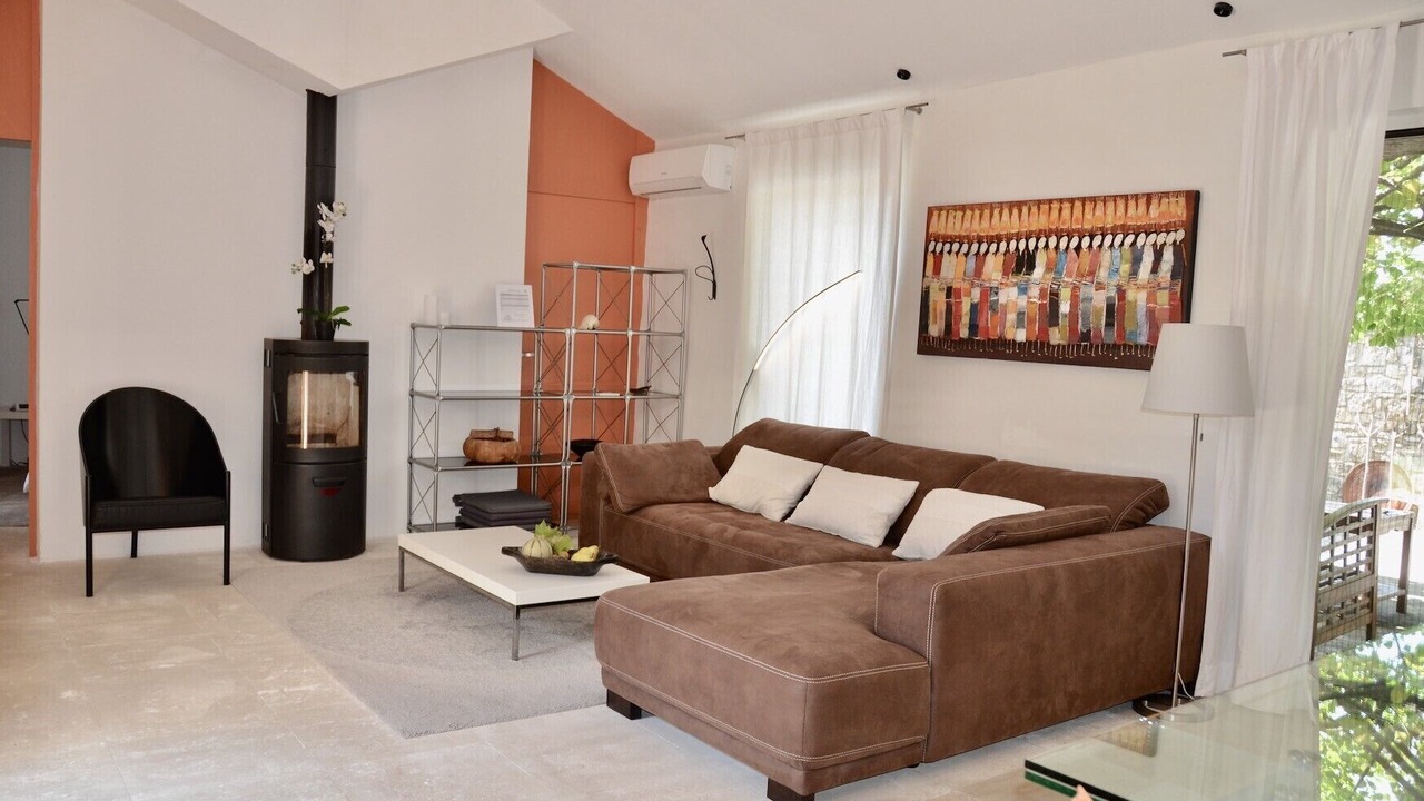 Photo of Livingroom in Oppede