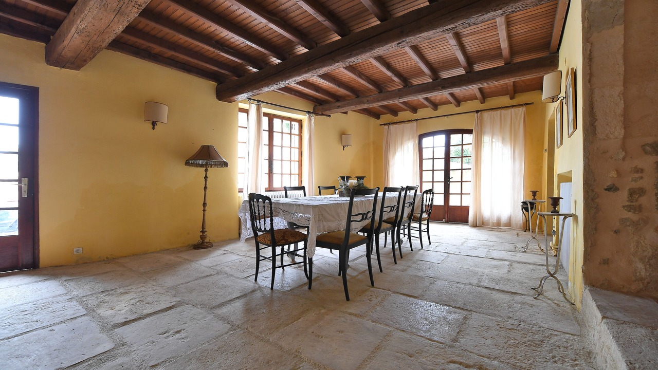 Photo of Livingroom in Meynes