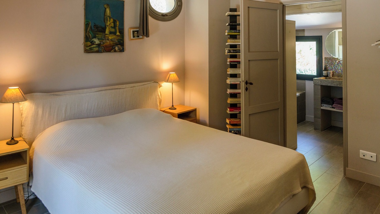 Photo of Bedroom in Lourmarin