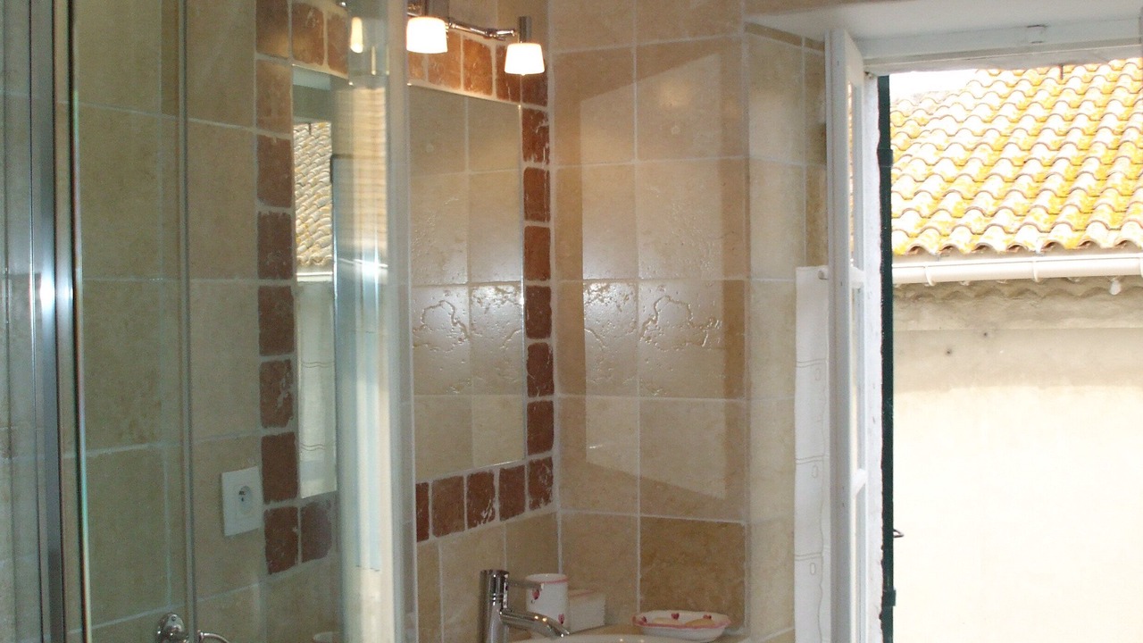 Photo of Bathroom in Molleges