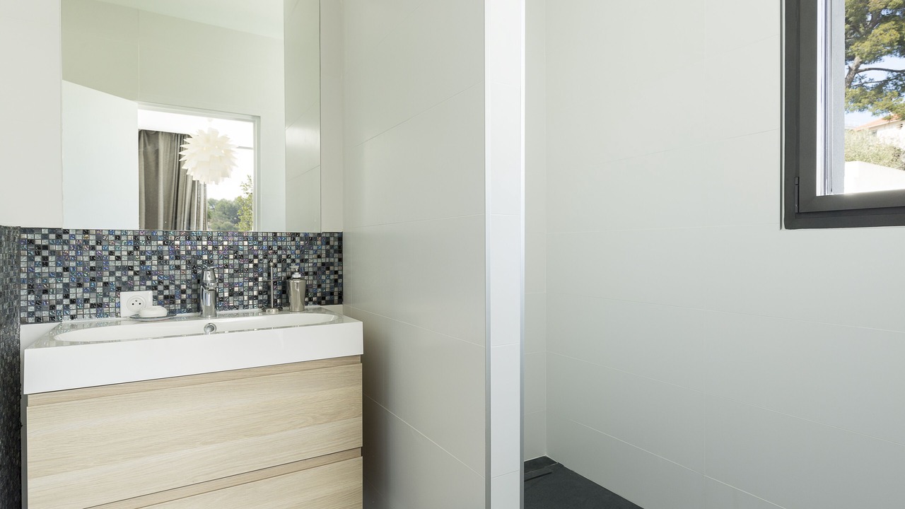 Photo of Bathroom in Perier