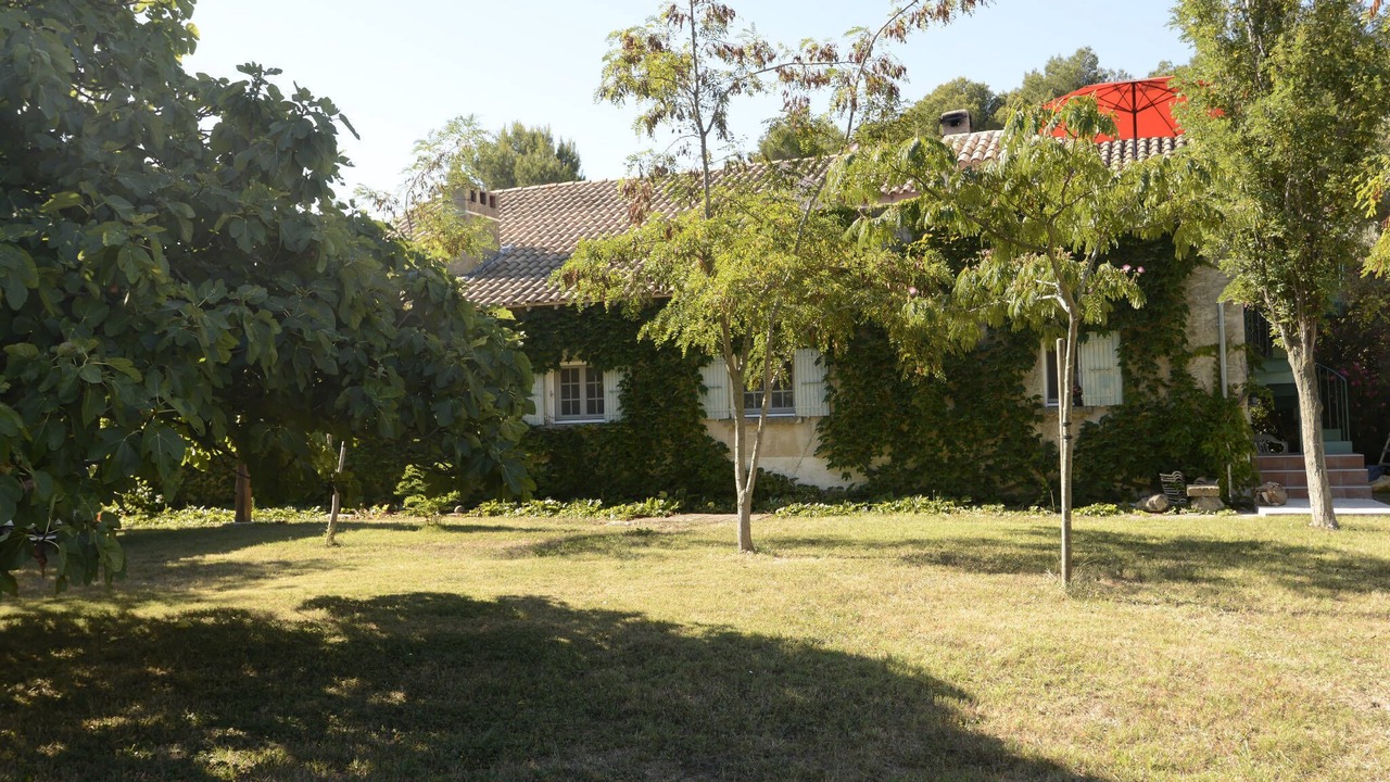 Photo of Outdoor in Saint-Mitre-les-Remparts