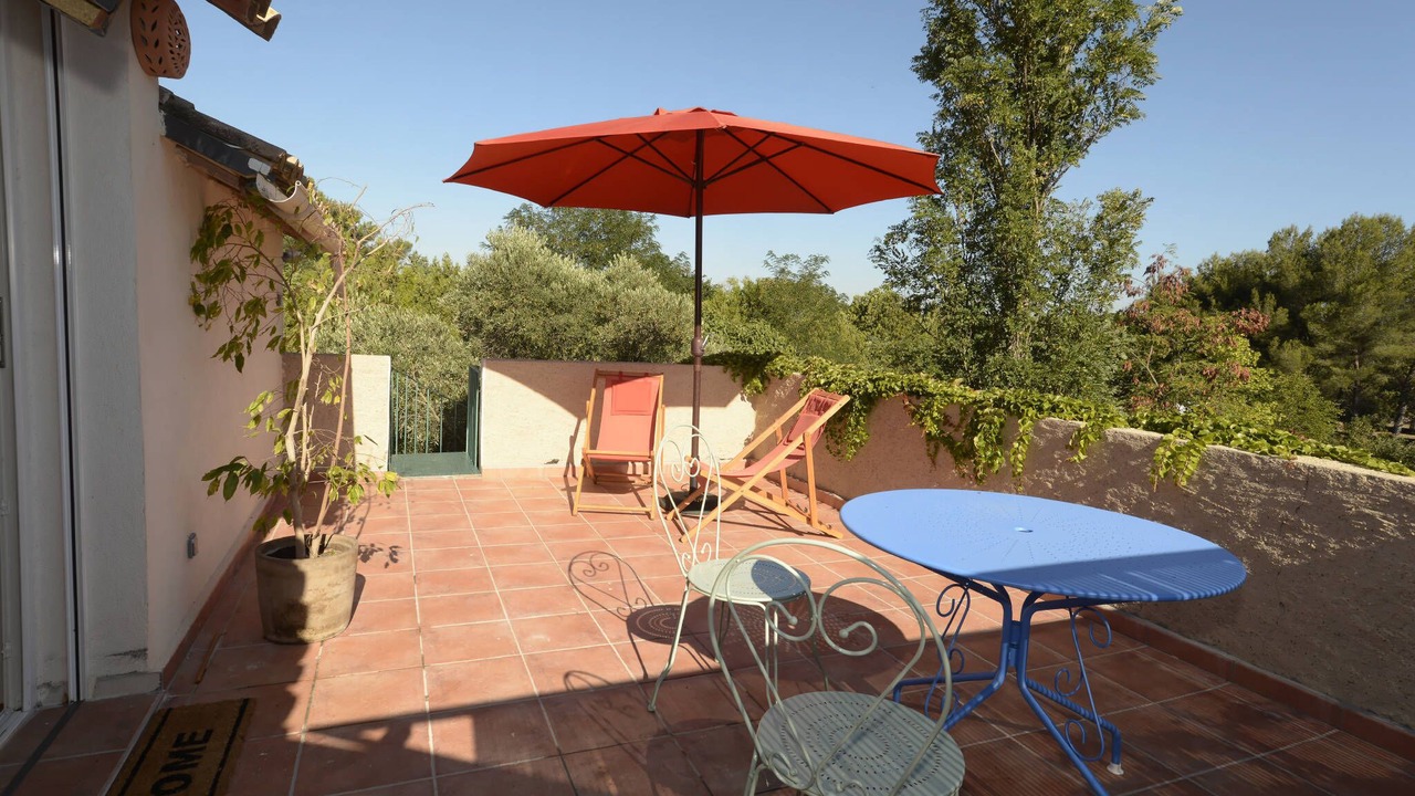 Photo of Outdoor in Saint-Mitre-les-Remparts
