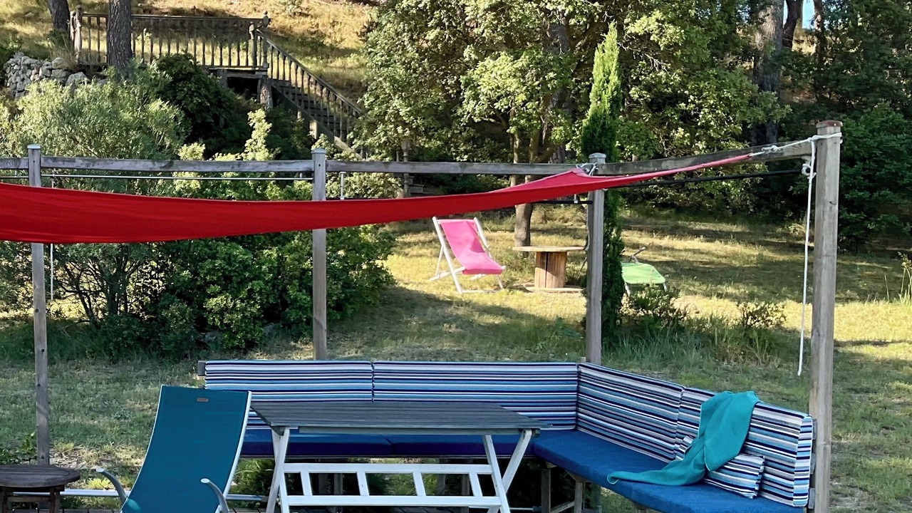 Photo of Outdoor in Saint-Mitre-les-Remparts
