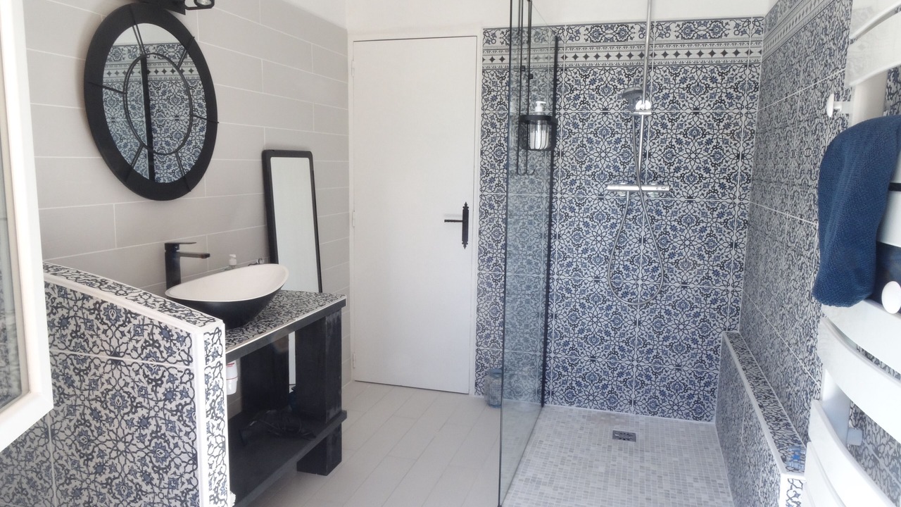 Photo of Bathroom in La Roquebrussanne