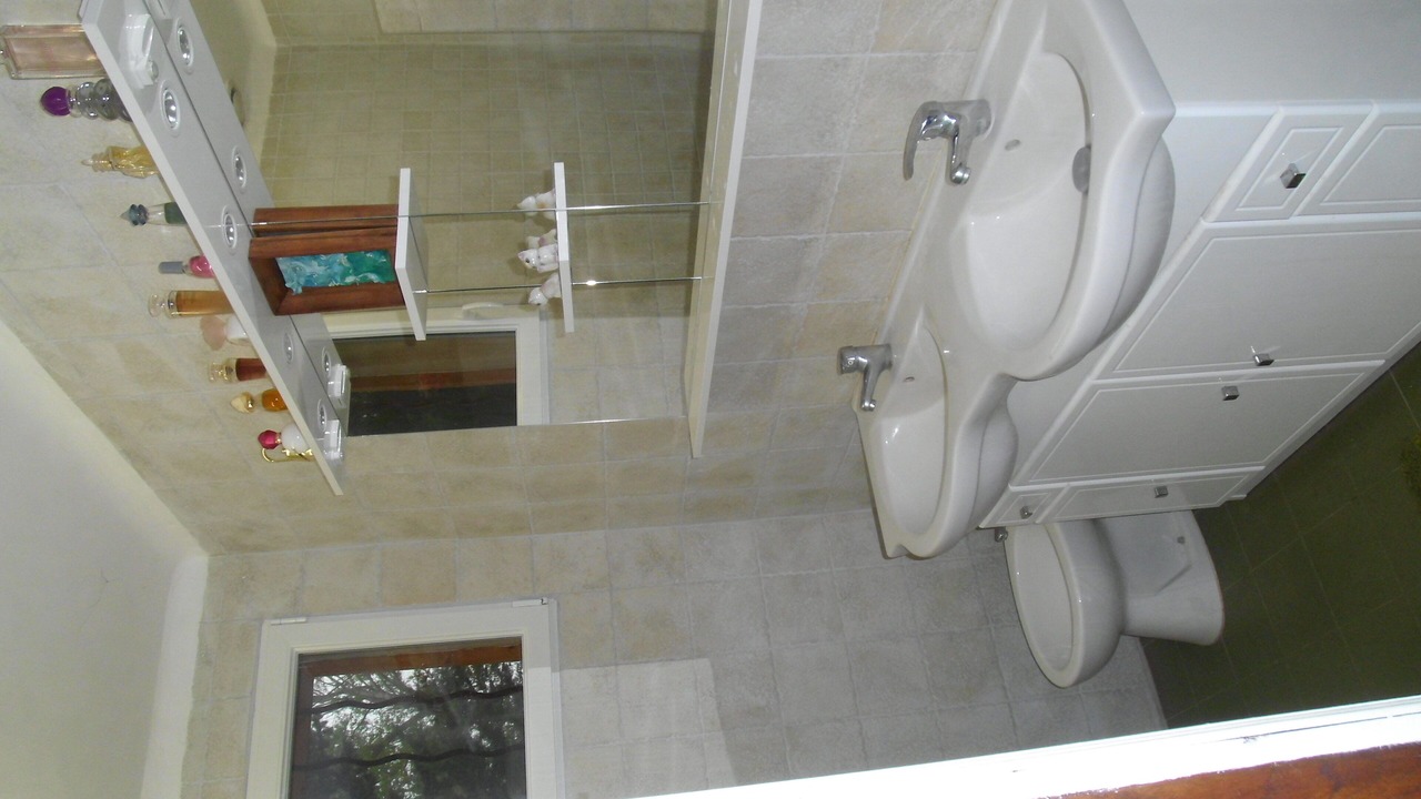Photo of Bathroom in Saze