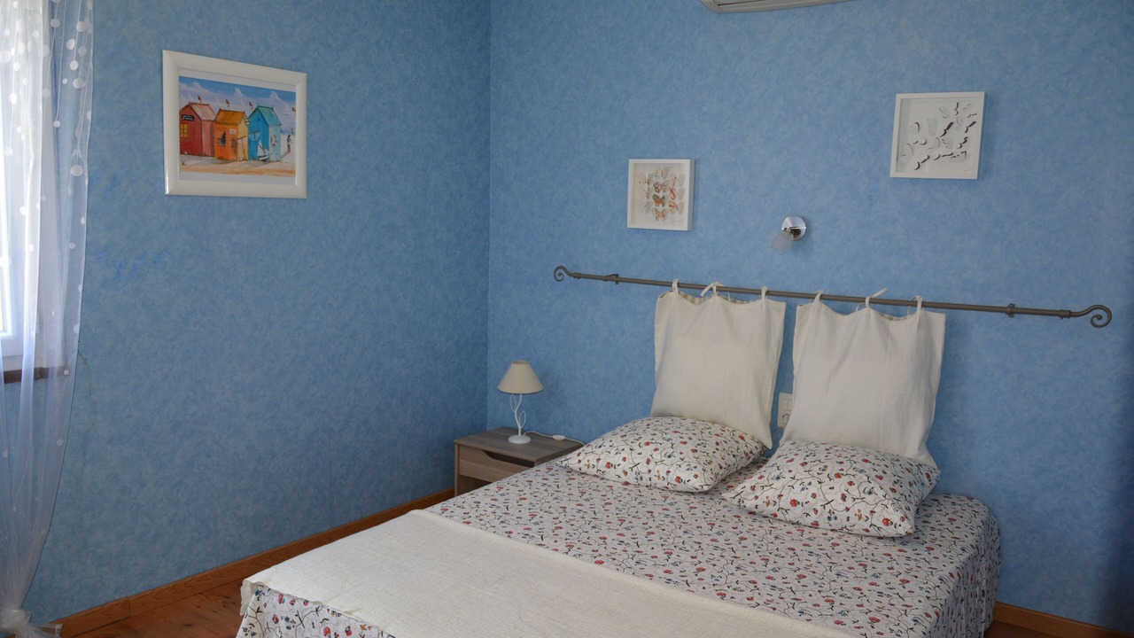 Photo of Bedroom in Bedarrides