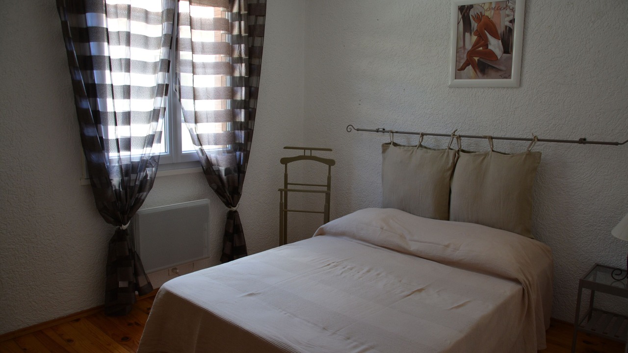 Photo of Bedroom in Bedarrides