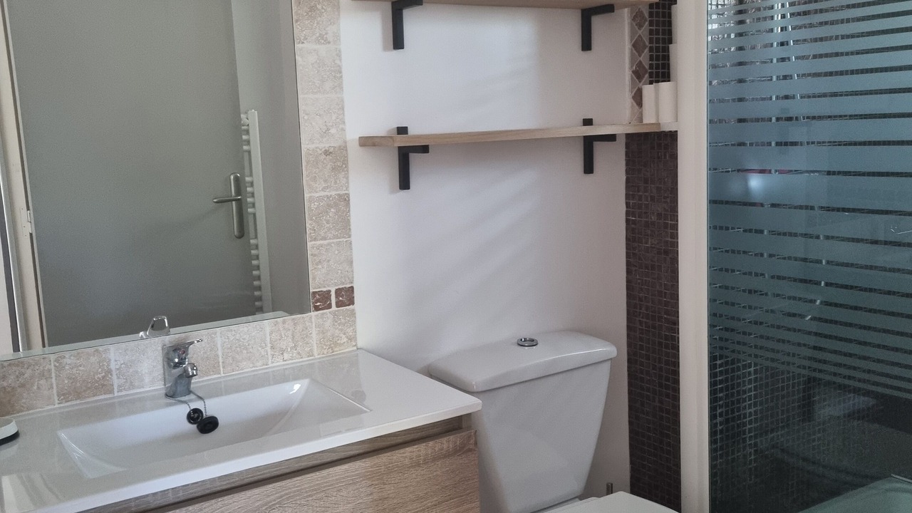 Photo of Bathroom in Aurons