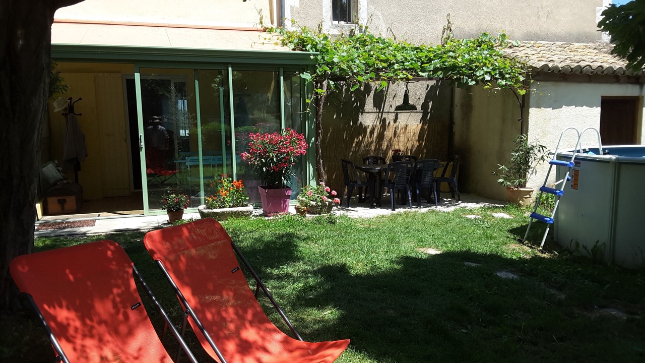 Photo of Patio Balcony in Saint-Martin-de-Castillon