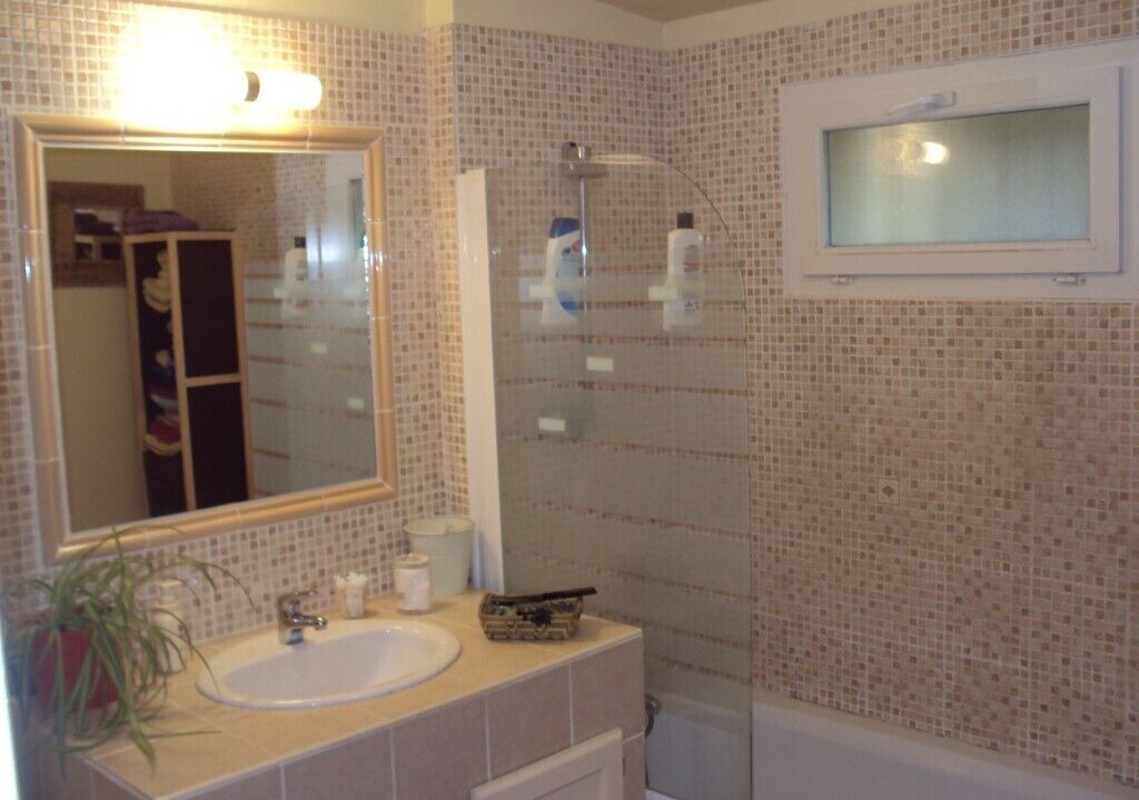 Photo of Bathroom in Mondragon