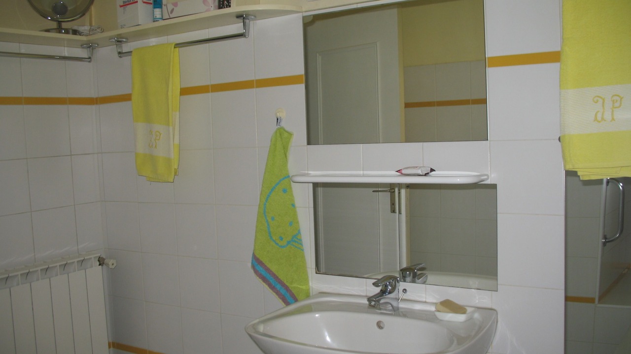 Photo of Bathroom in Velleron