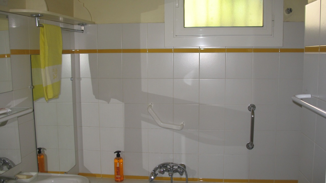 Photo of Bathroom in Velleron