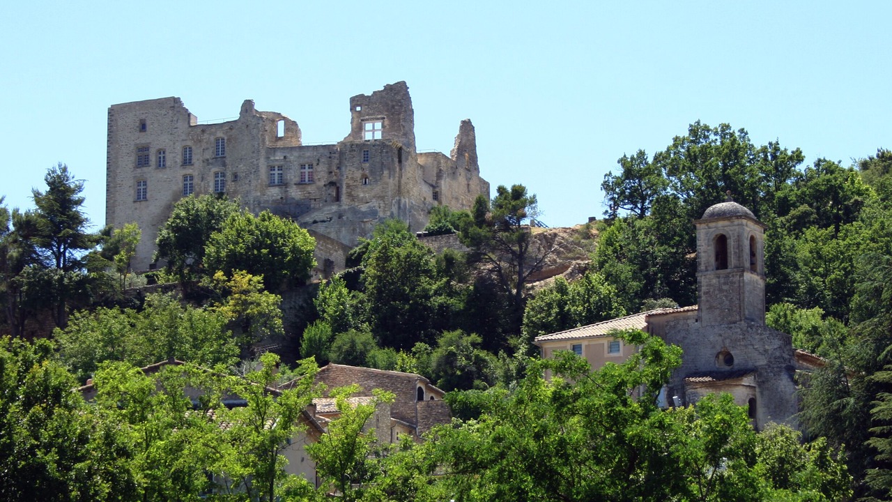 Photo of Others in Noves