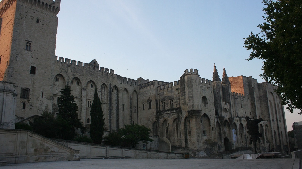Photo of Others in Noves