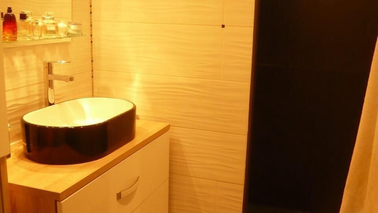 Photo of Bathroom in Molleges