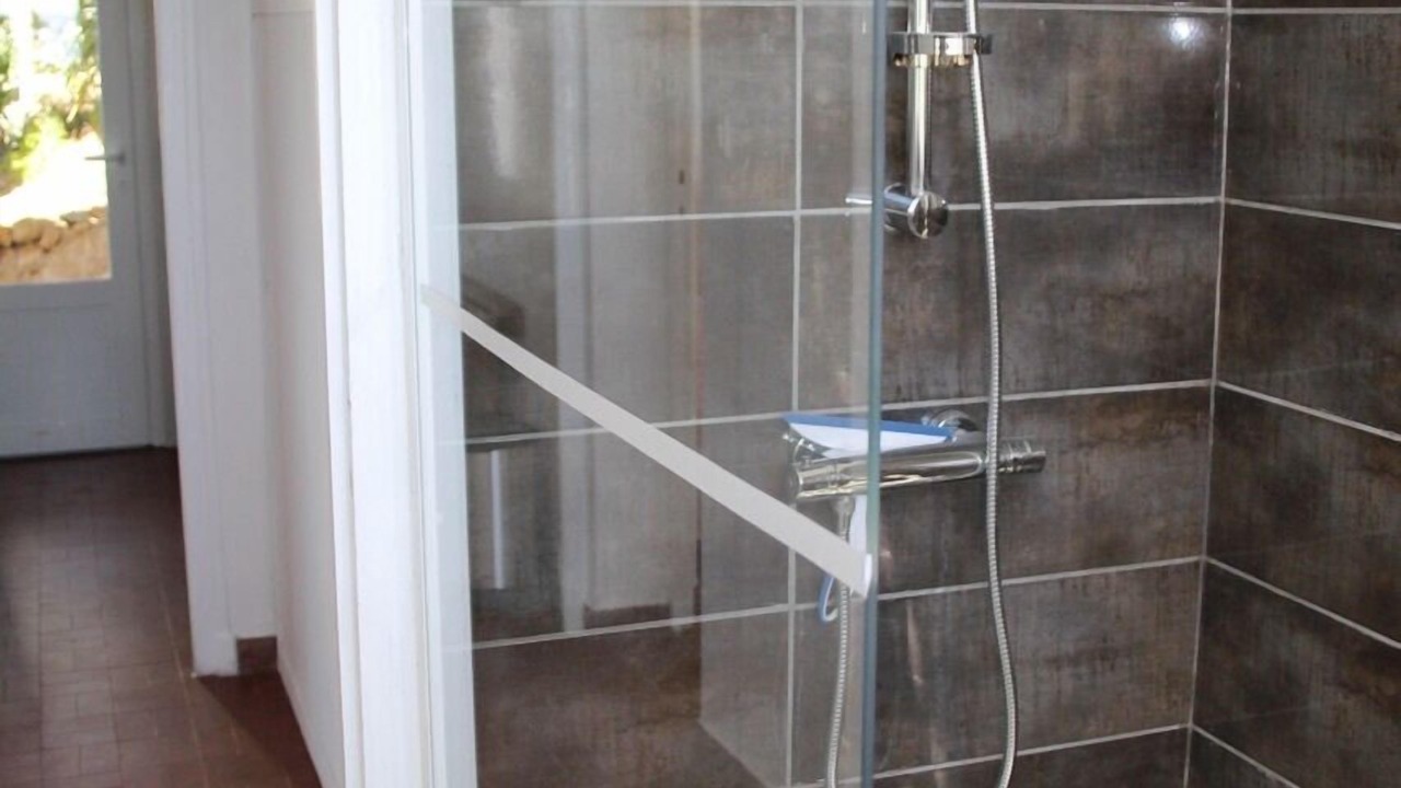 Photo of Bathroom in Ensues-la-Redonne