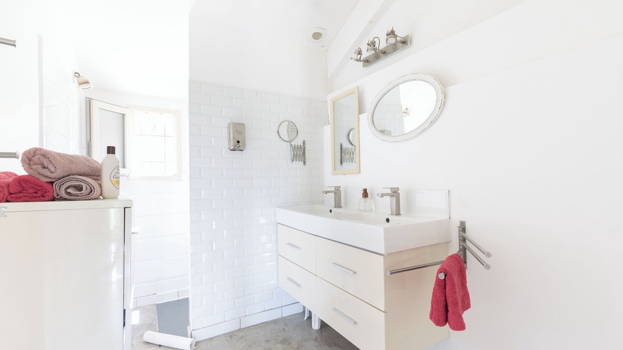 Photo of Bathroom in Molleges