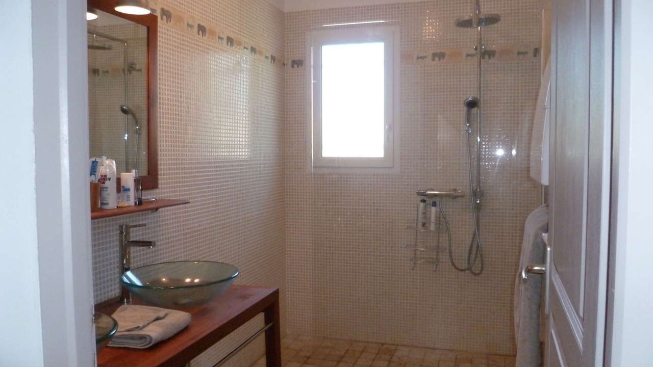 Photo of Bathroom in Croagnes