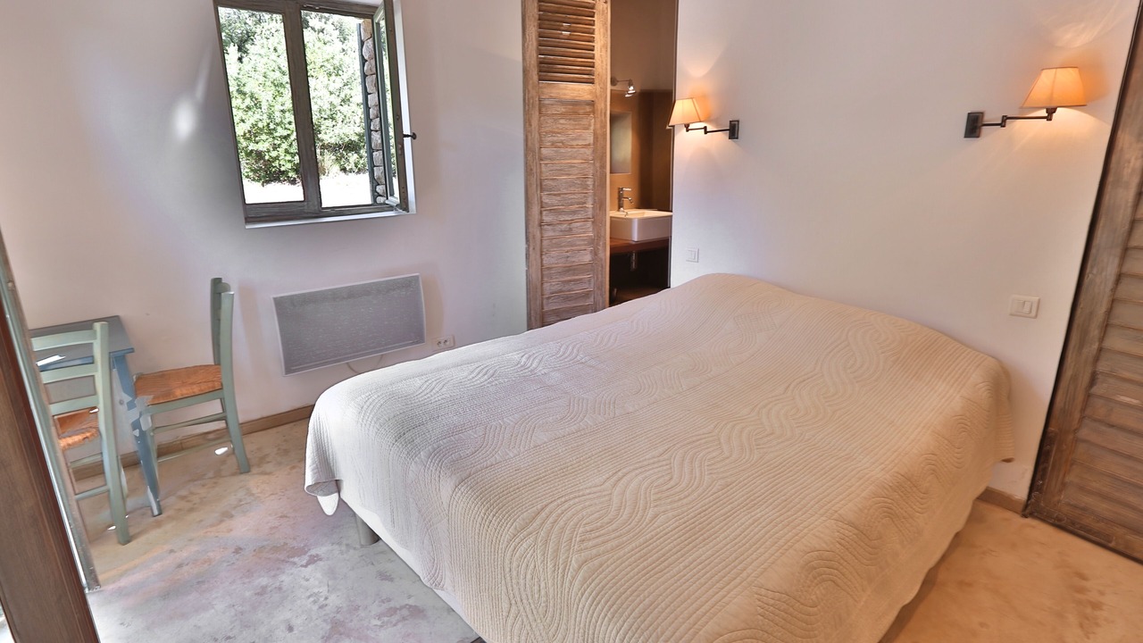 Photo of Bedroom in Gordes