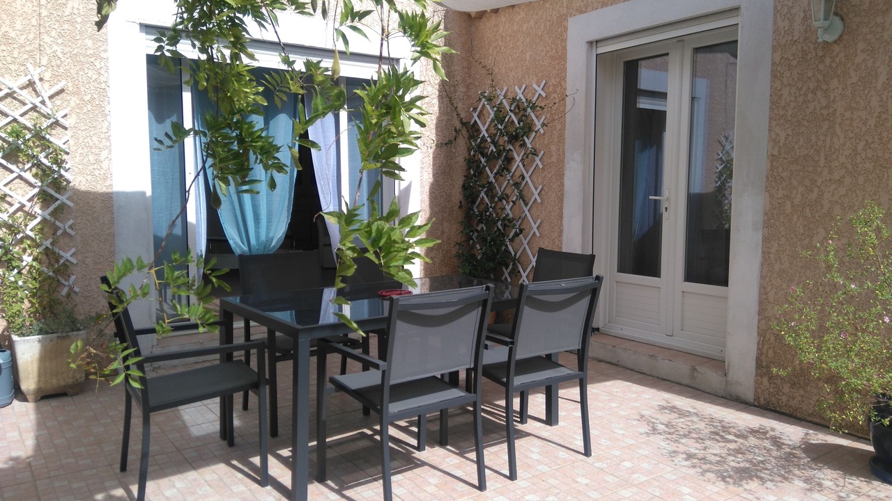 Photo of Outdoor in Comps