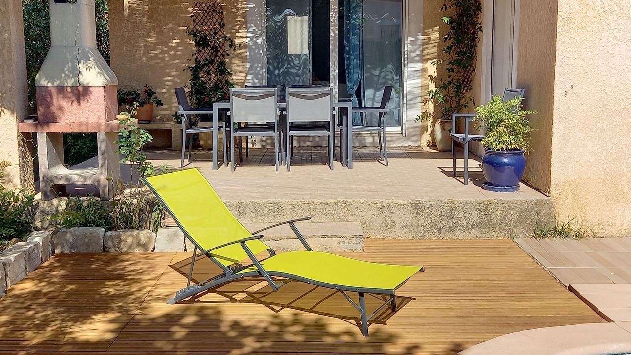 Photo of Outdoor in Comps