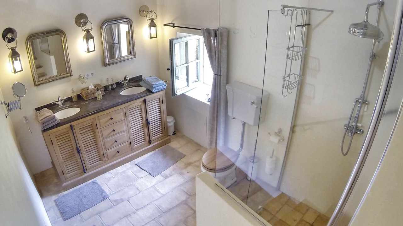Photo of Bathroom in Menerbes