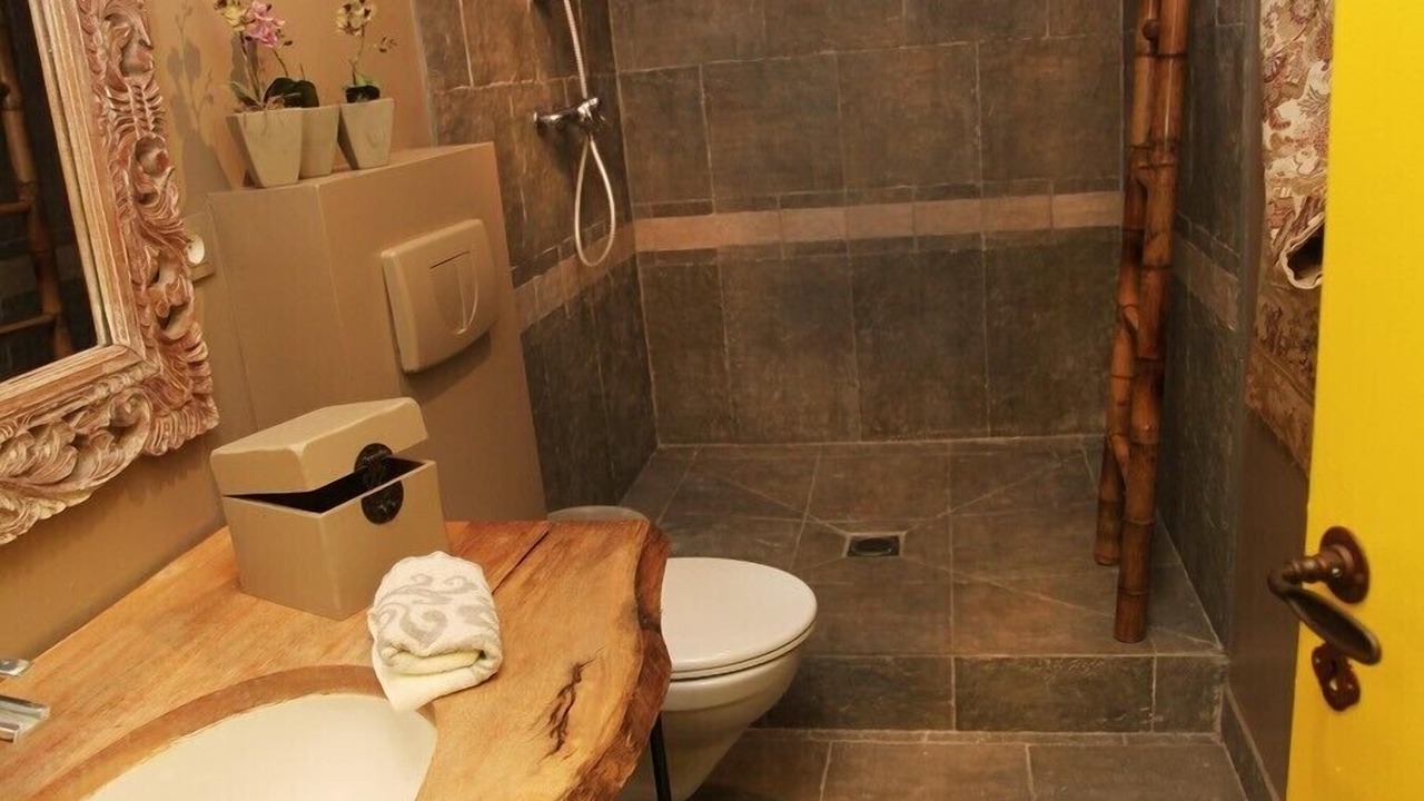 Photo of Bathroom in Venelles