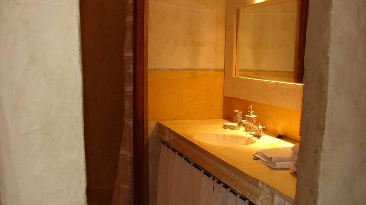 Photo of Bathroom in Rochefort-du-Gard
