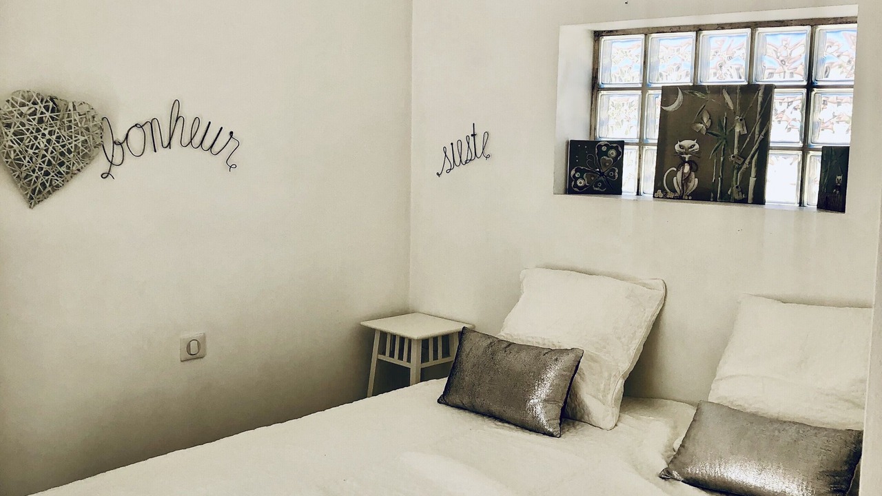 Photo of Bedroom in Noves