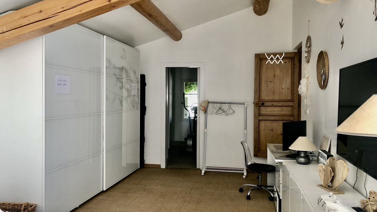 Photo of Bedroom in Noves
