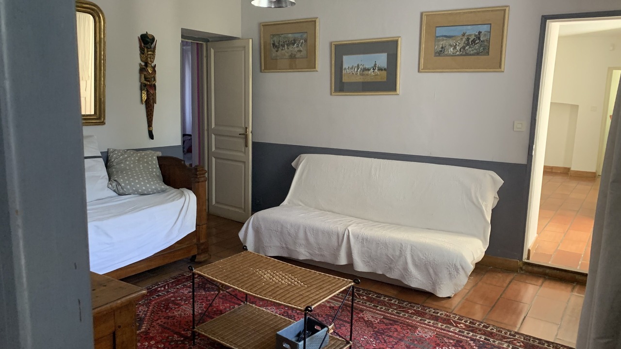Photo of Livingroom in Orange