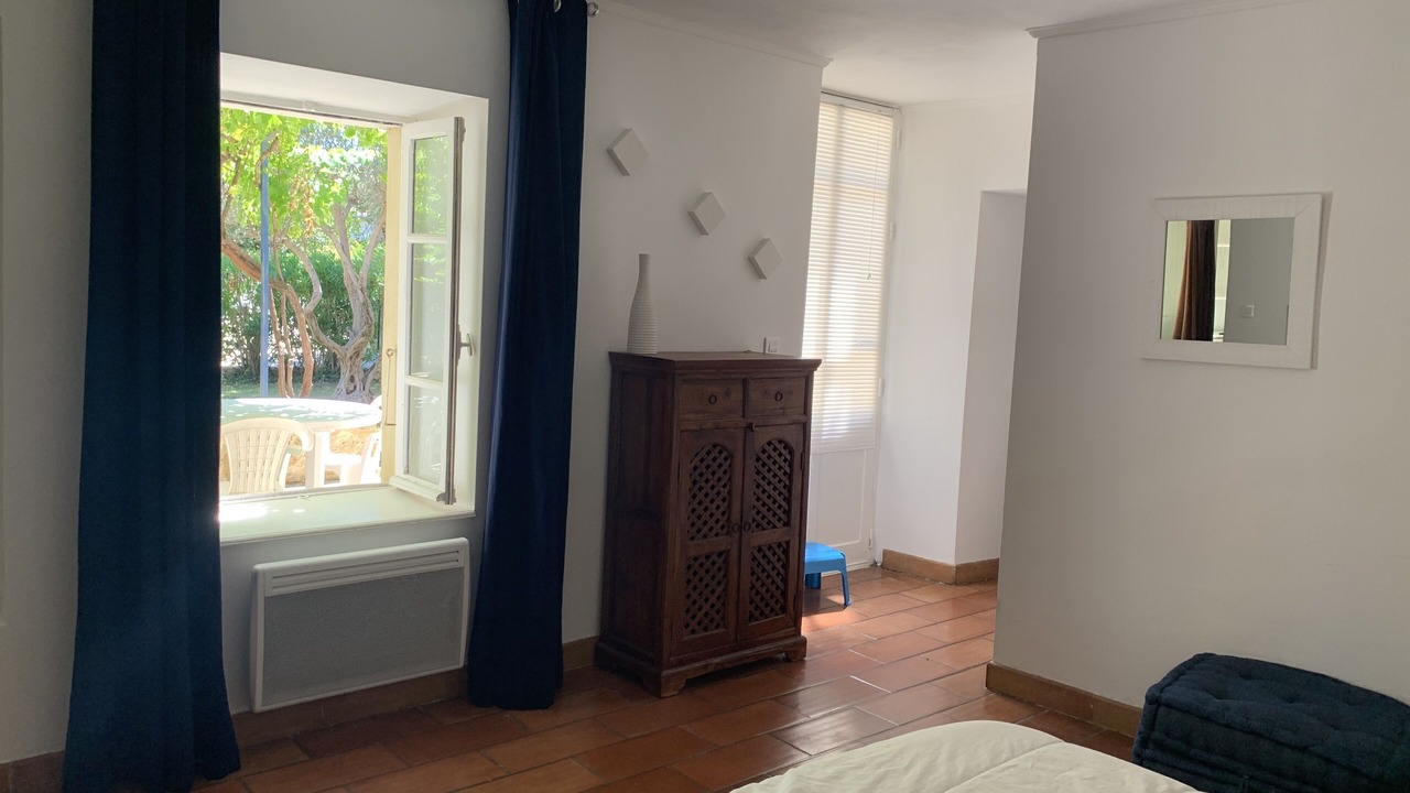 Photo of Bedroom in Orange
