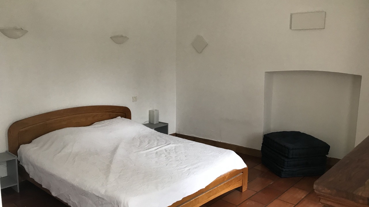 Photo of Bedroom in Orange