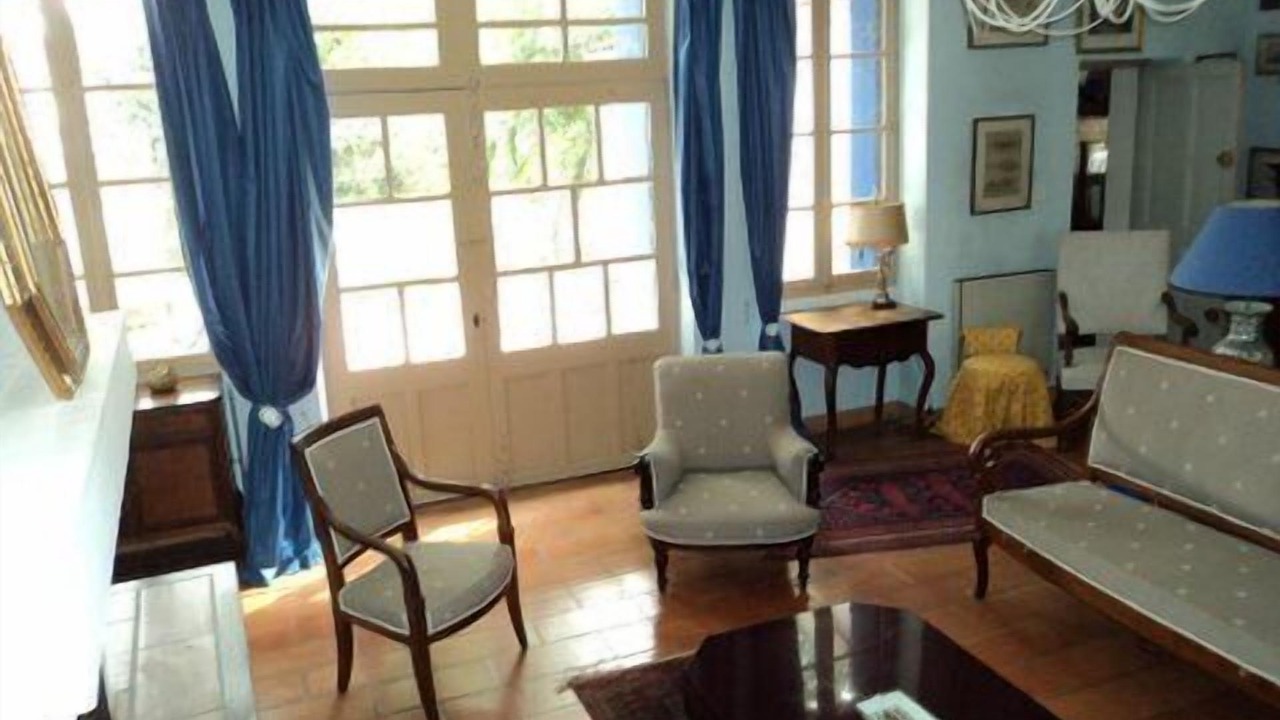 Photo of Livingroom in Orange