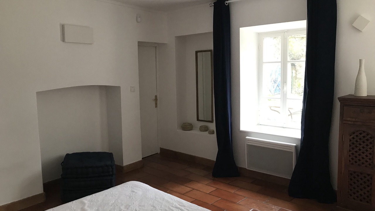 Photo of Bedroom in Orange