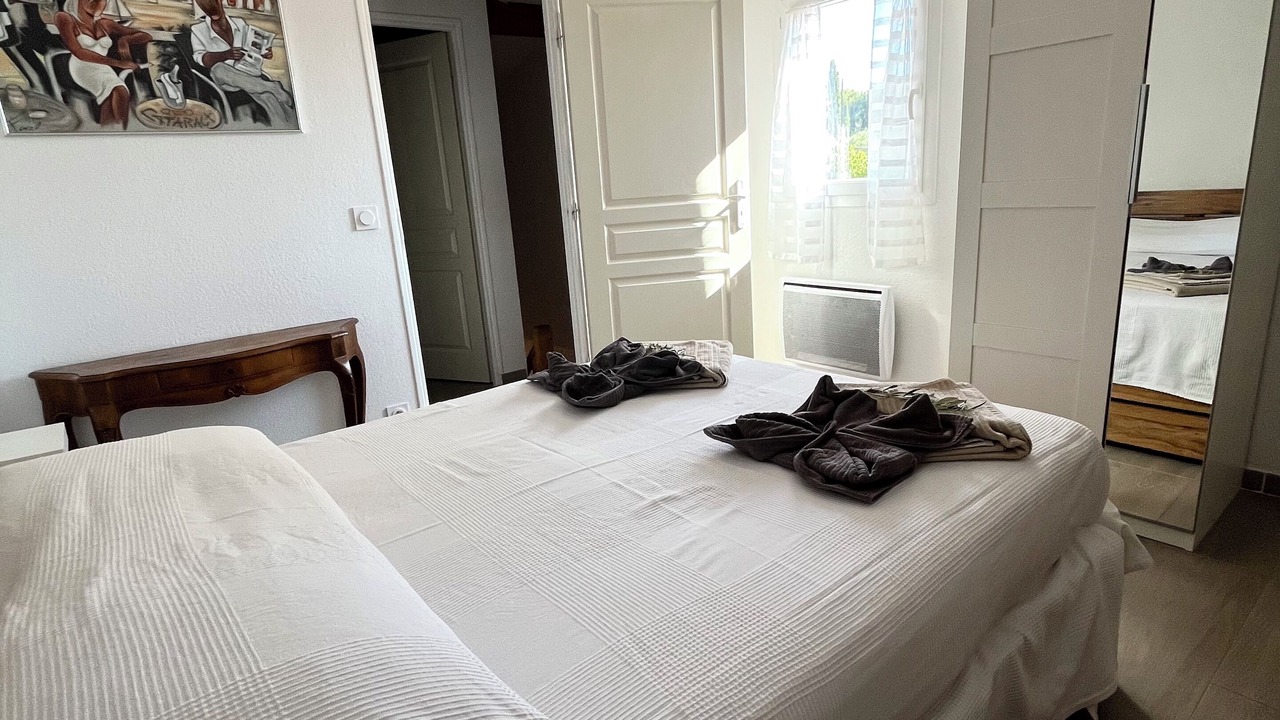 Photo of Bedroom in Saint-Cyr-sur-Mer