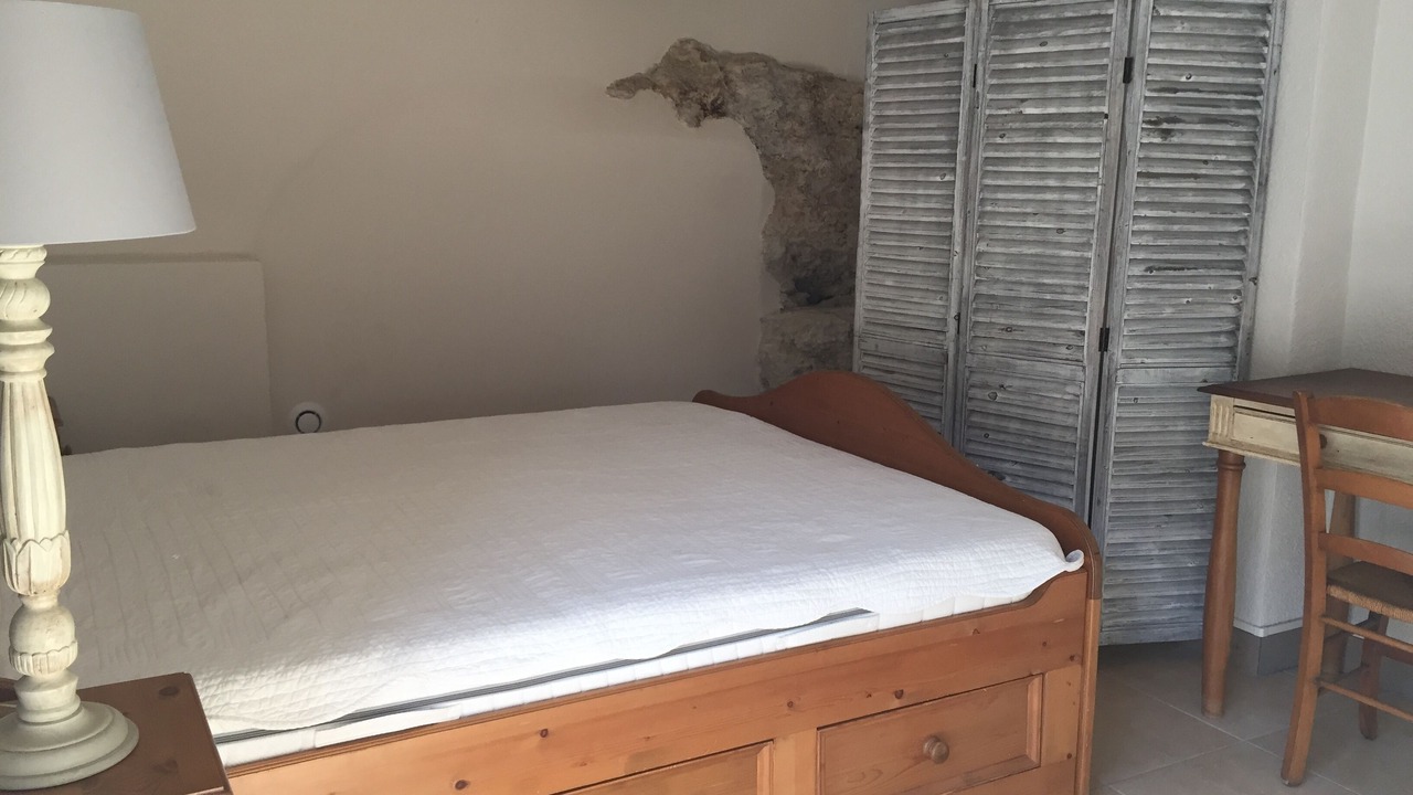 Photo of Bedroom in Pernes-les-Fontaines