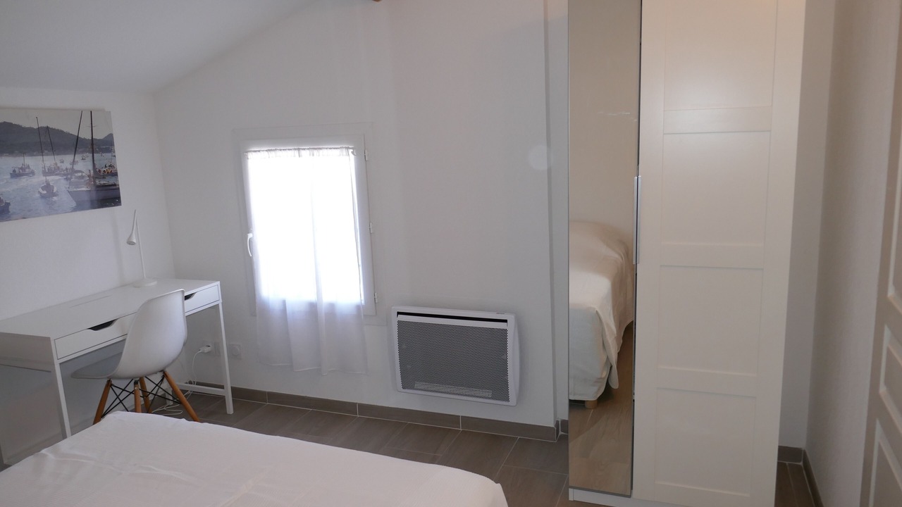 Photo of Bedroom in Saint-Cyr-sur-Mer