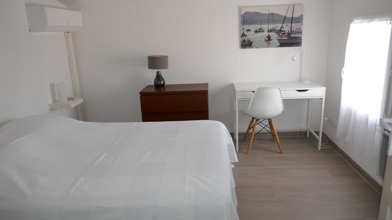 Photo of Bedroom in Saint-Cyr-sur-Mer